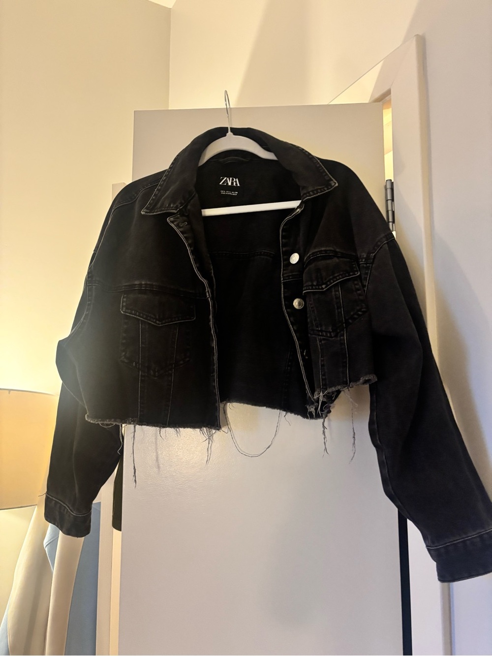 Zara Black Cropped Raw-Hem Denim Jacket